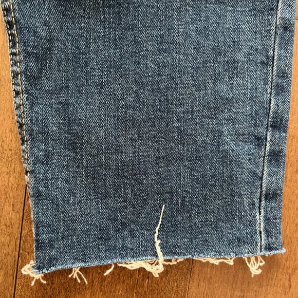 Old Navy Women's Sky-Hi Straight Distressed Blue Medium Wash Demin Jean, Size 2 - Picture 8 of 11